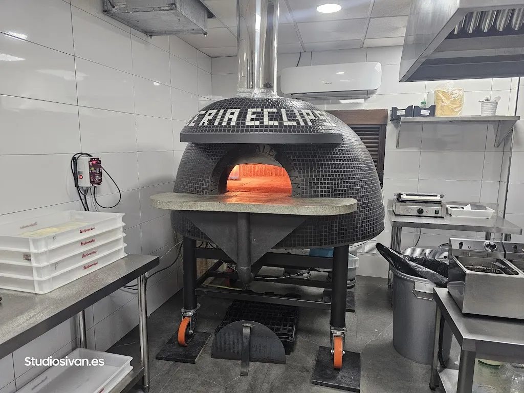 Pizzería Eclipse restaurant in Purullena