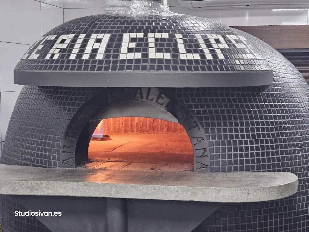 Pizzería Eclipse_Purullena_slider_image_3