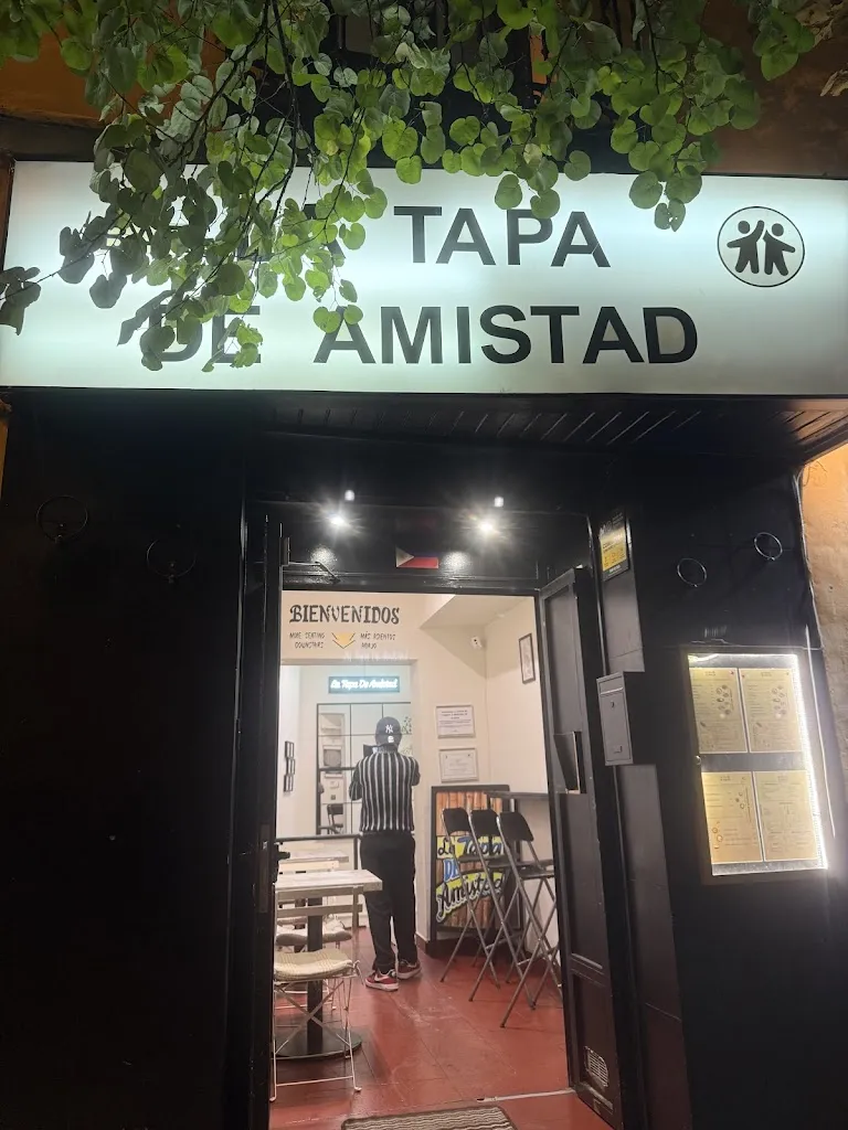 Ma. Theresa Reyes Castillo_La Tapa De Amistad_Turón_review