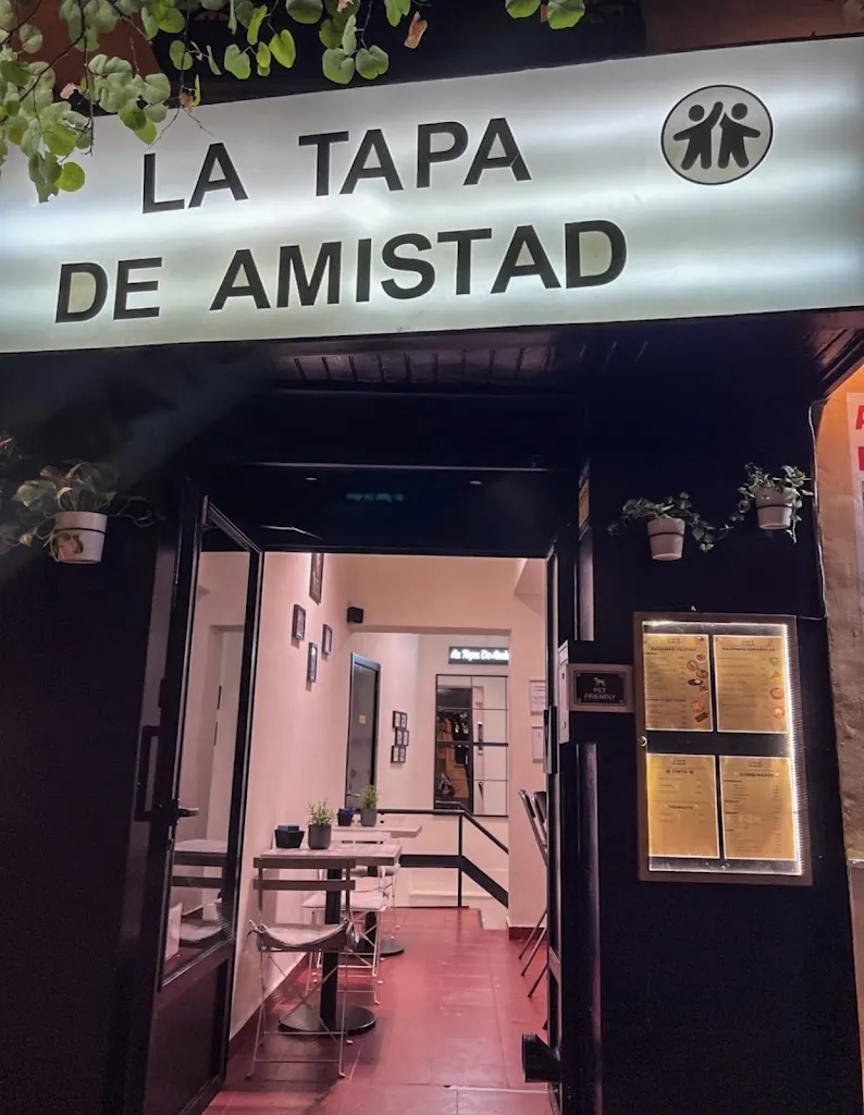 La Tapa De Amistad restaurant in Turón