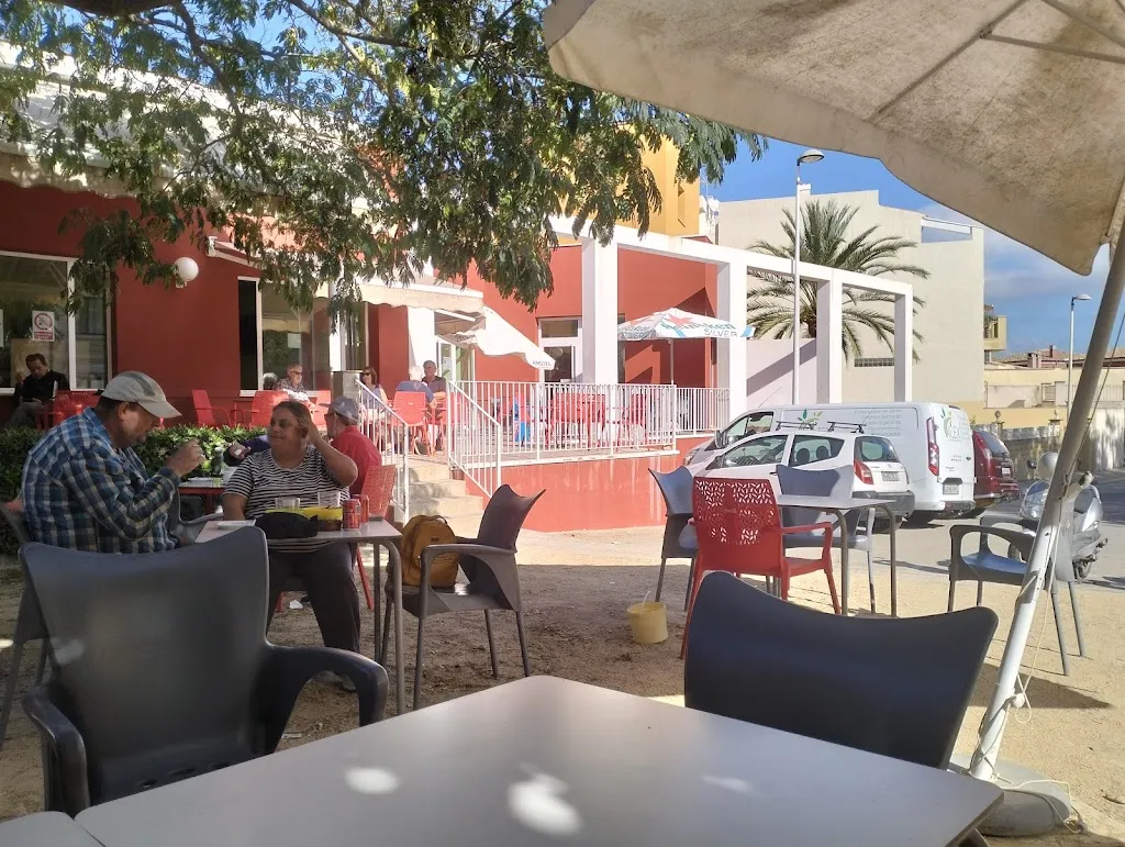 Bar Llar del Jubilat restaurant in Beniarbeig