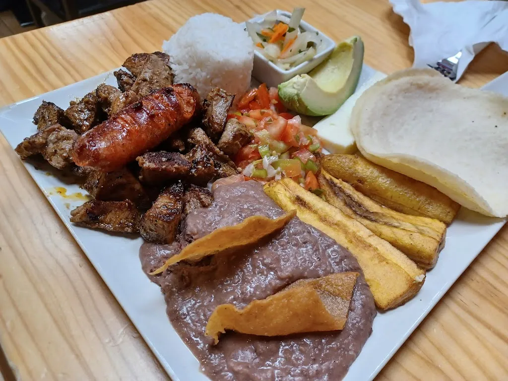 Pupuseria Camino del Valle_Valle El_slider_image_3