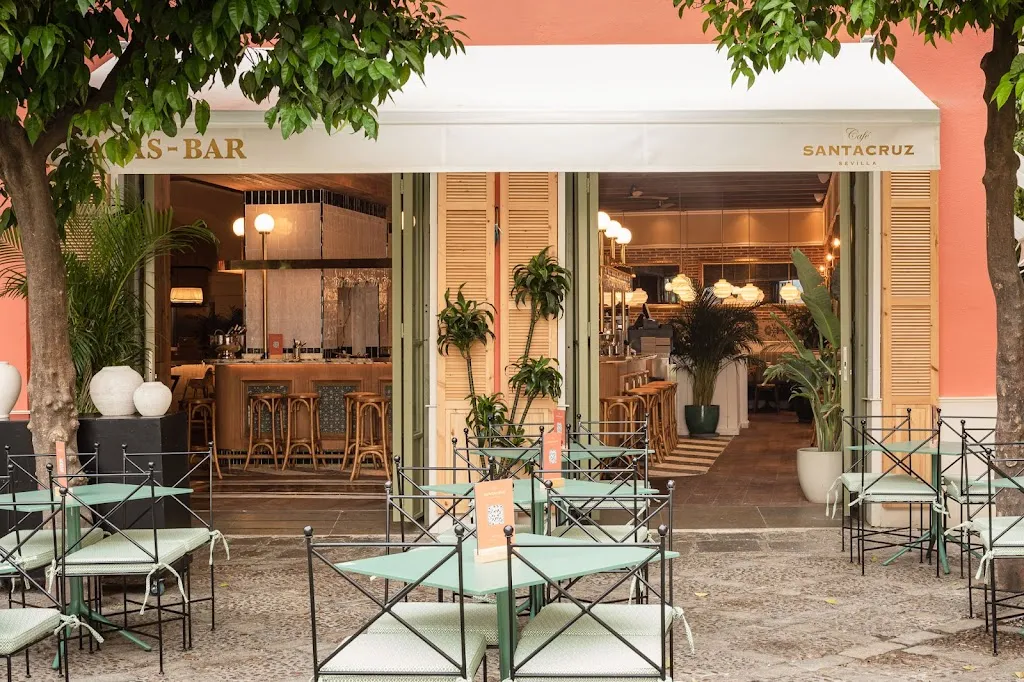 Café Santacruz - tapas bar restaurant in Santa Cruz del Comercio