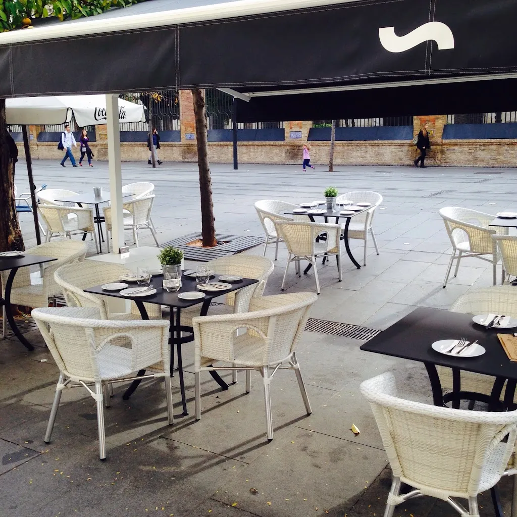 Cristina Bistró_Santa Cruz del Comercio_slider_image_1