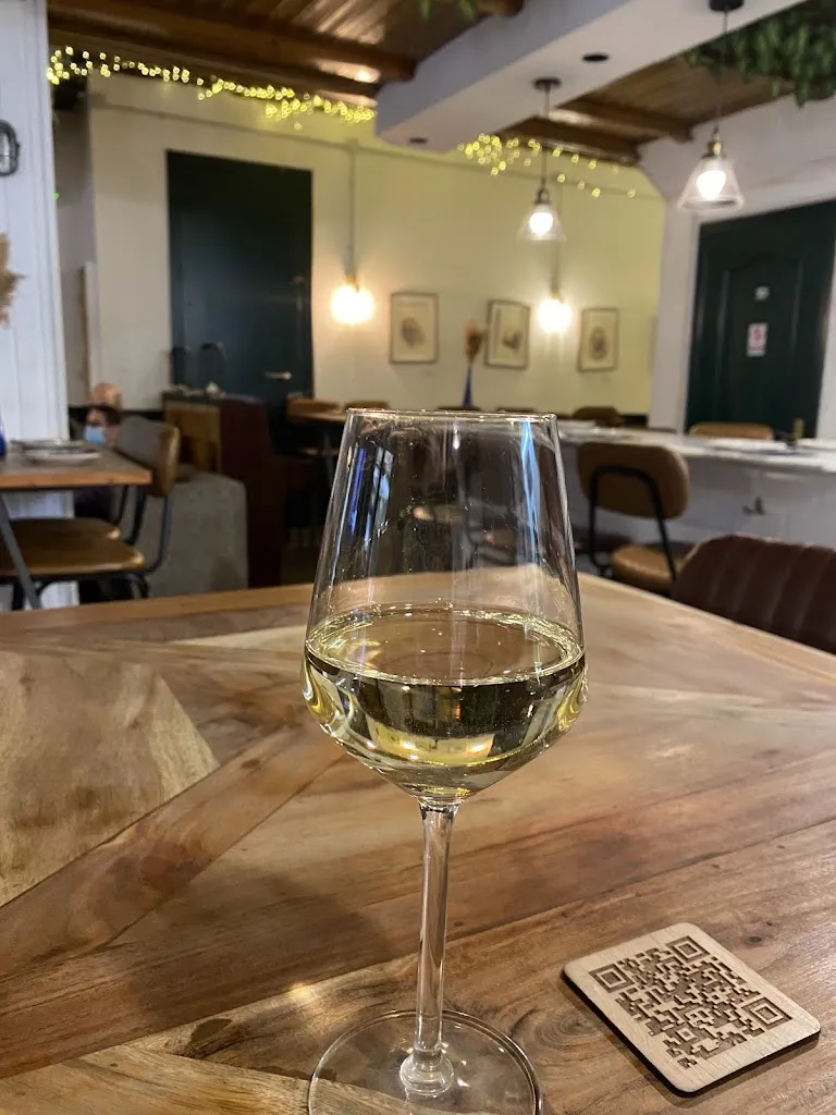 Claudia Serafim_Detenderete_Santa Cruz del Comercio_review