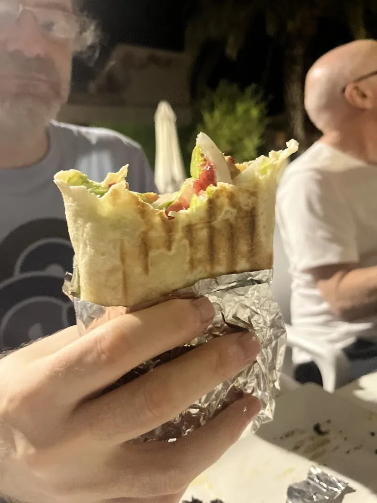 alev oder_Nuevo Bar Fútbol - Las niñas_Vélez de Benaudalla_recensione