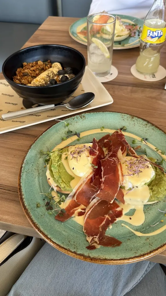 Laura Dru_Diferens Altea_Altea_recensione