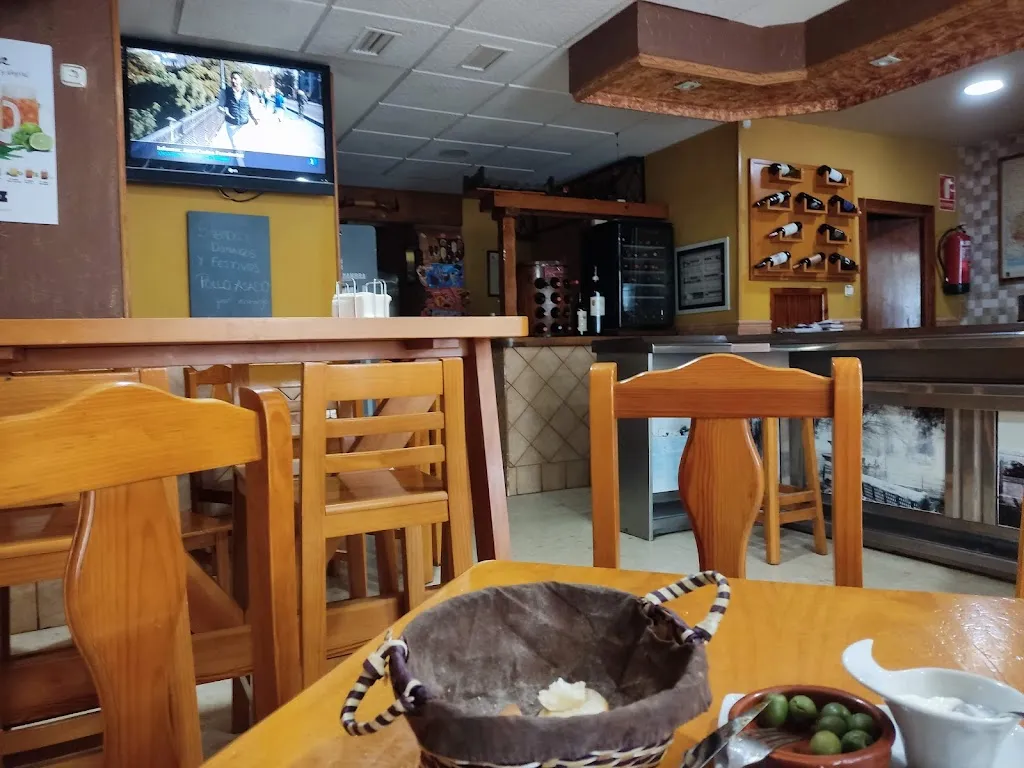 Café-Bar Los Diegos_Villanueva Mesía_slider_image_1