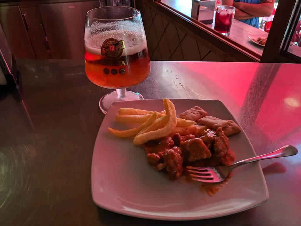 Café-Bar Los Diegos_Villanueva Mesía_slider_image_3