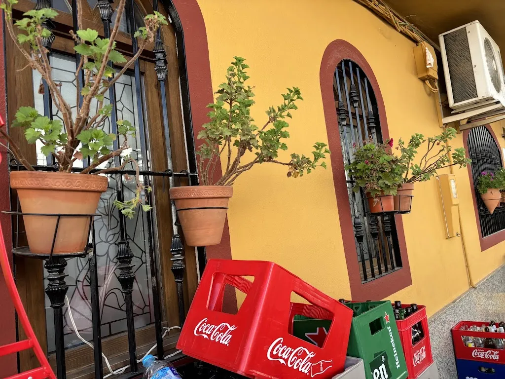 Tomás Rincón García_Café-Bar Camilo_Villanueva Mesía_review