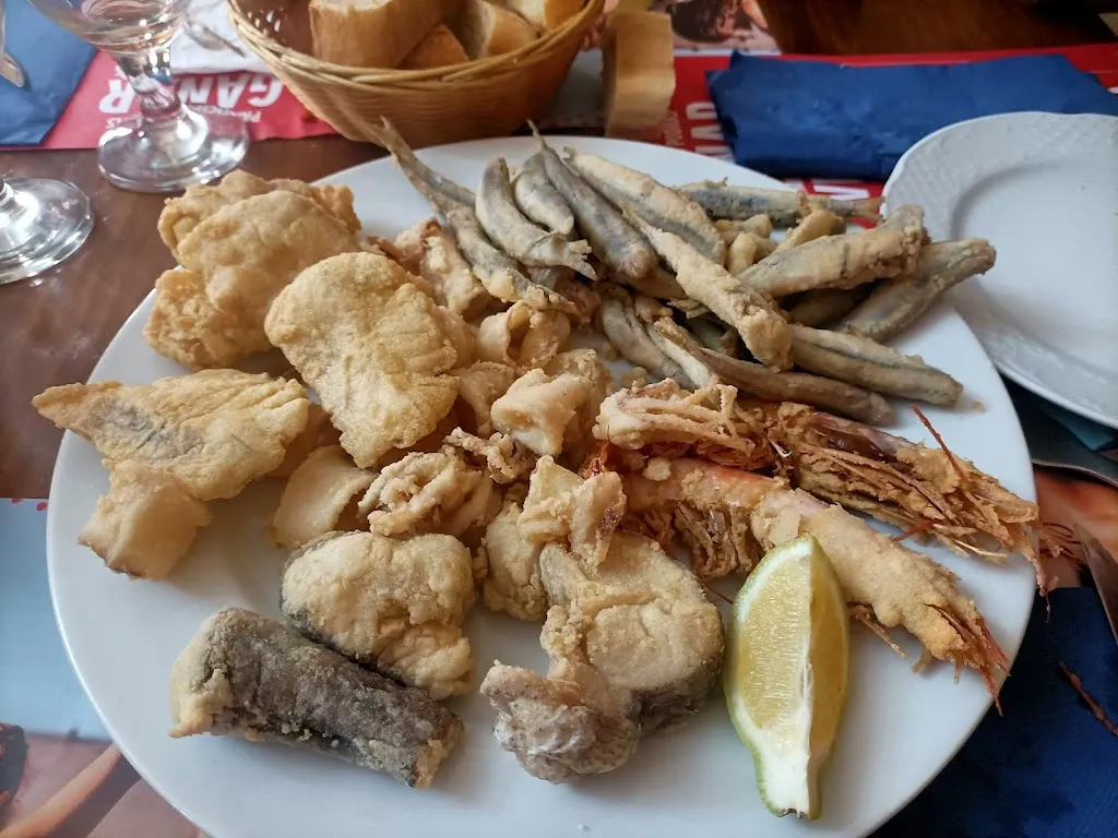 Café-Bar Camilo_Villanueva Mesía_slider_image_3