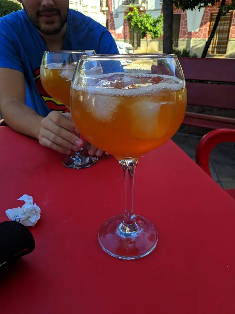 Café-Bar Zurich_Villanueva Mesía_slider_image_3