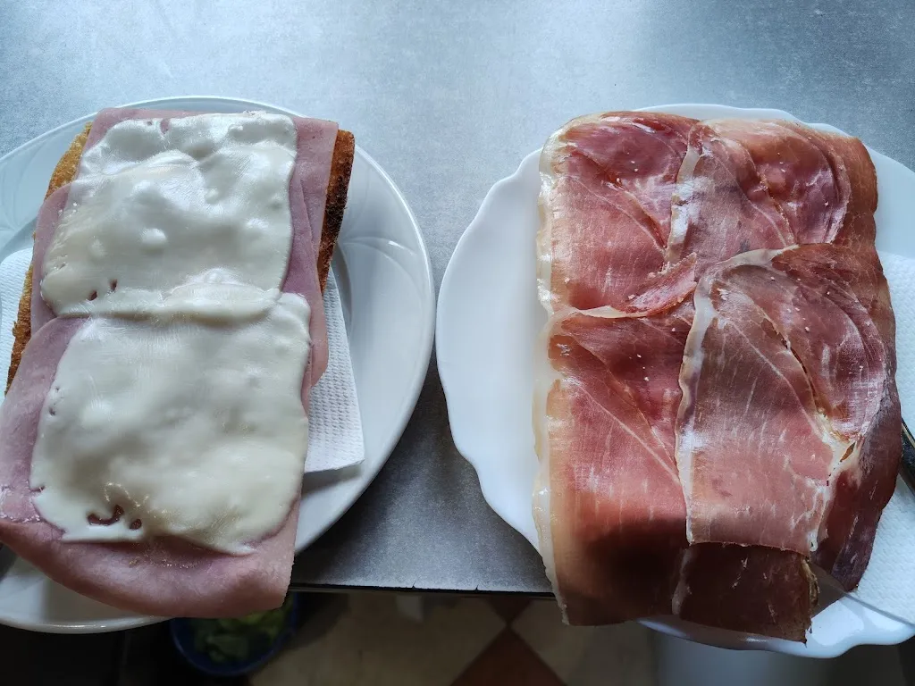 Cafe-Bar GAVINO_Villanueva Mesía_slider_image_3