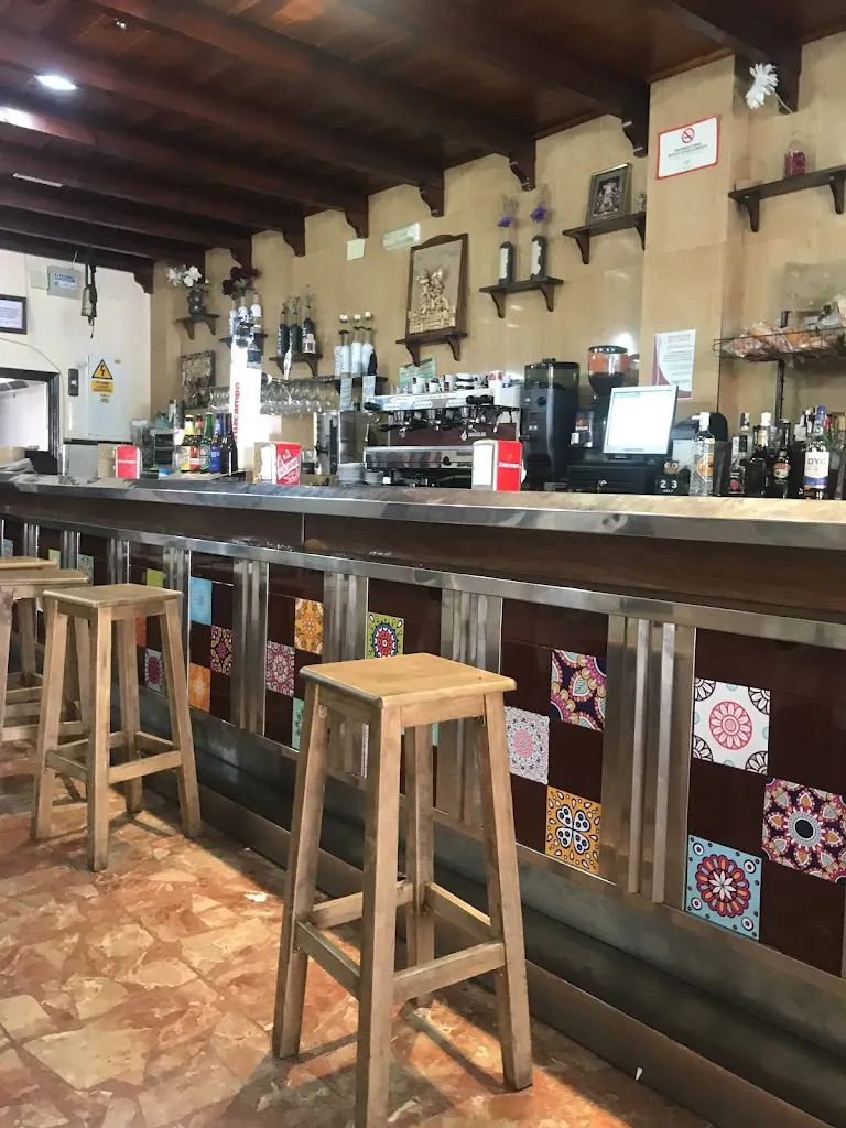 Shane Hall_Bar Pension Aquí Te Quiero Ver._Zafarraya_review