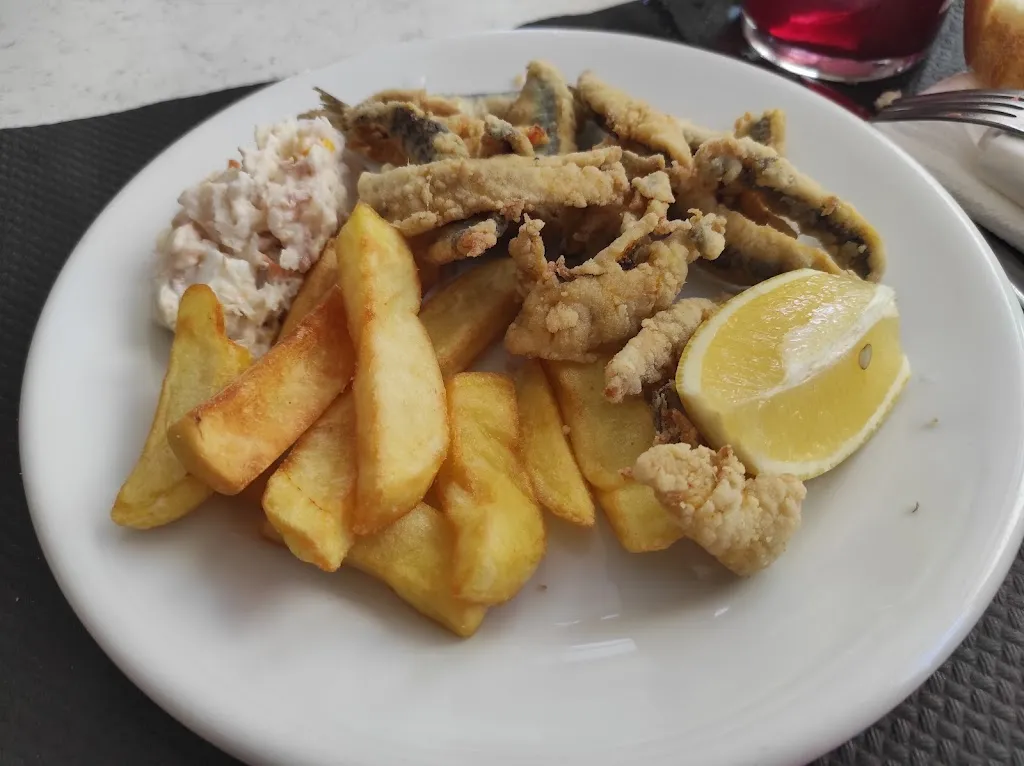 Bar Pension Aquí Te Quiero Ver._Zafarraya_slider_image_2