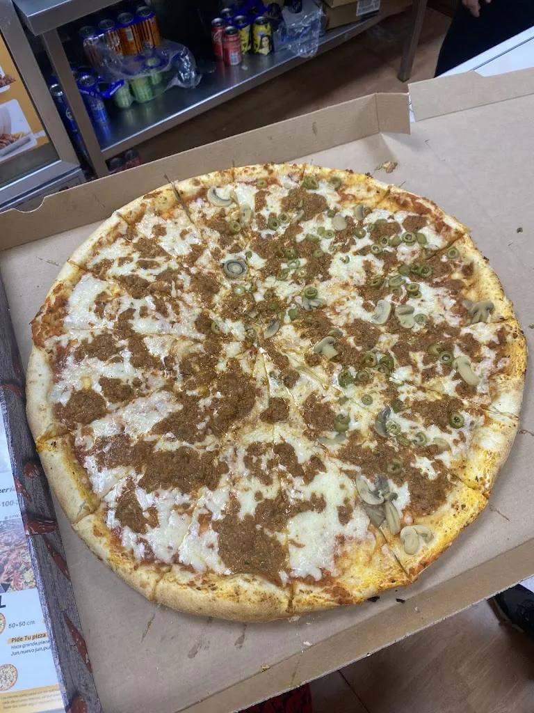 Menü_Cafeteria pizzeria vuestro kebab _Zafarraya_Bild_4