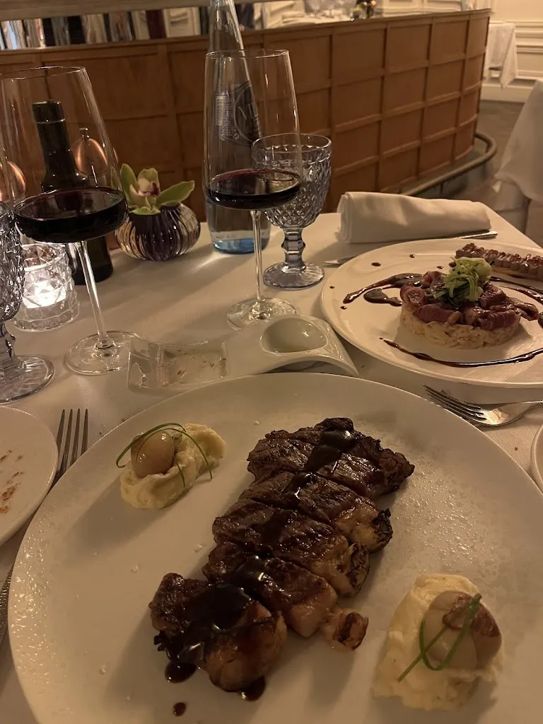 Yzander Gillegao_Restaurante YOUNIQUE Arts Club_Alique_review