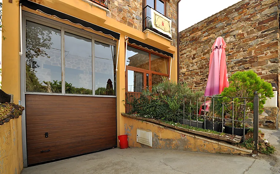 Alto Rey Turismo Rural. Hostal-Restaurante. restaurant in Arroyo de las Fraguas