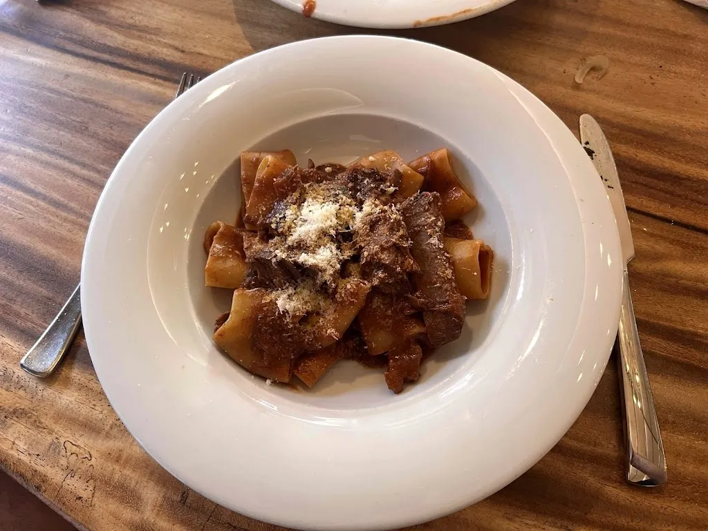 Elton Habits_In Bocca al Lupo altea_Altea_review