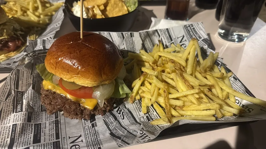 Hello Burger_Alovera_slider_image_3