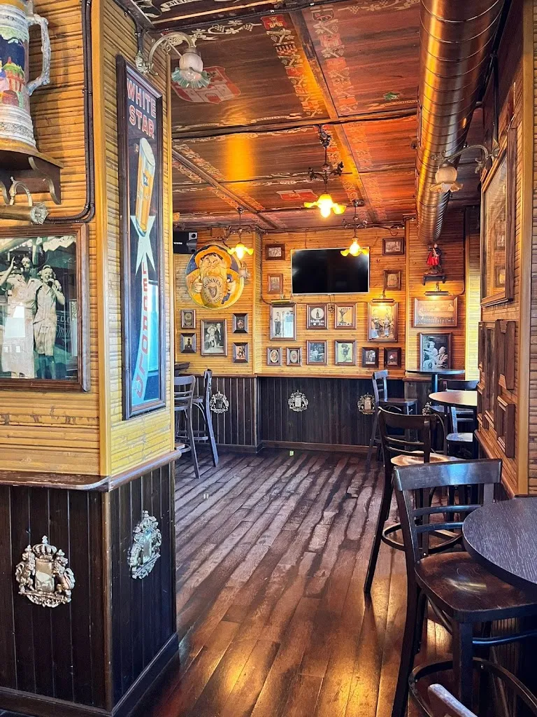 CERVECERIA ARGOS PUB restaurant in Alovera