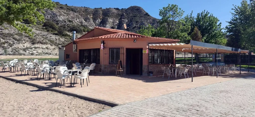 Bar Restaurante Los Manantiales_Armuña de Tajuña_slider_image_2