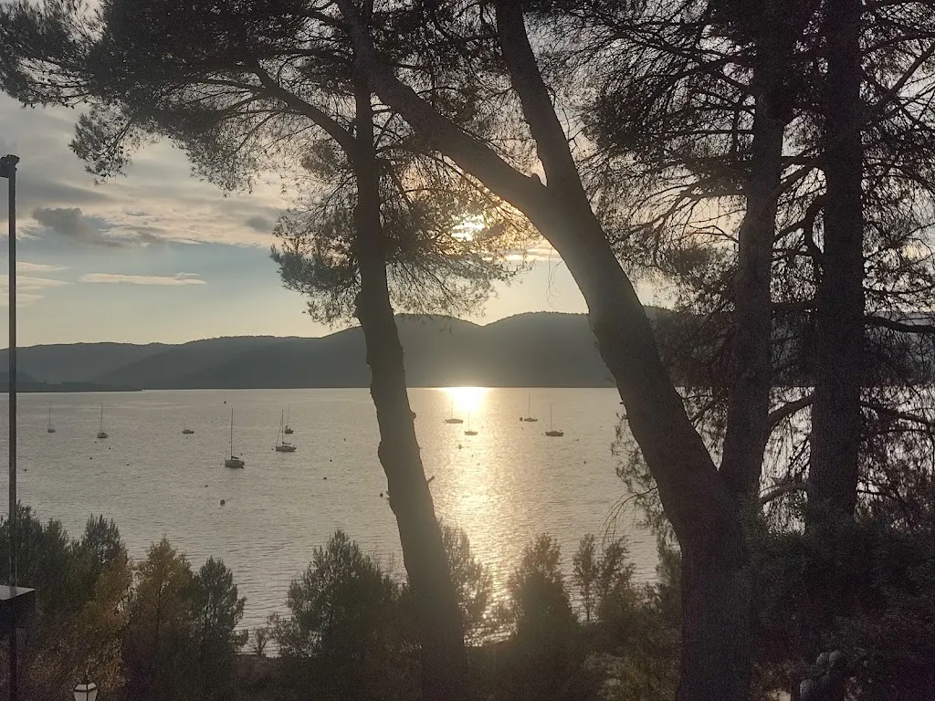 Denis Garcia Gmail_Club Naútico Las Anclas_Berninches_review