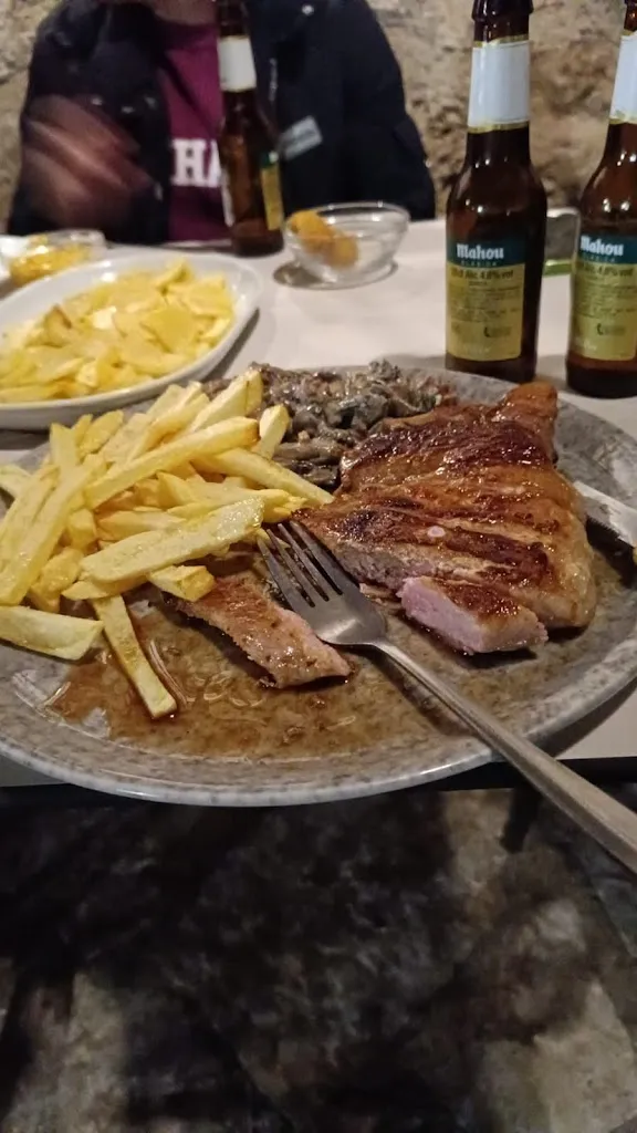 J Bua_Bar Las Escamaras_Budia_review