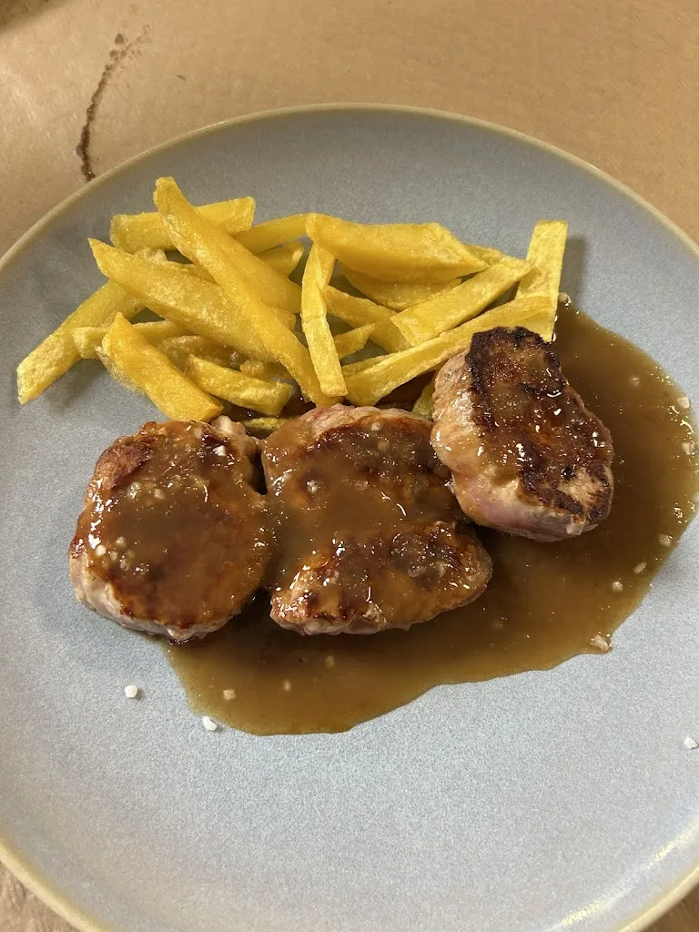 Adrian Cerdan_Bar-Restaurante “Los Manzanos”_Campillo de Ranas_review