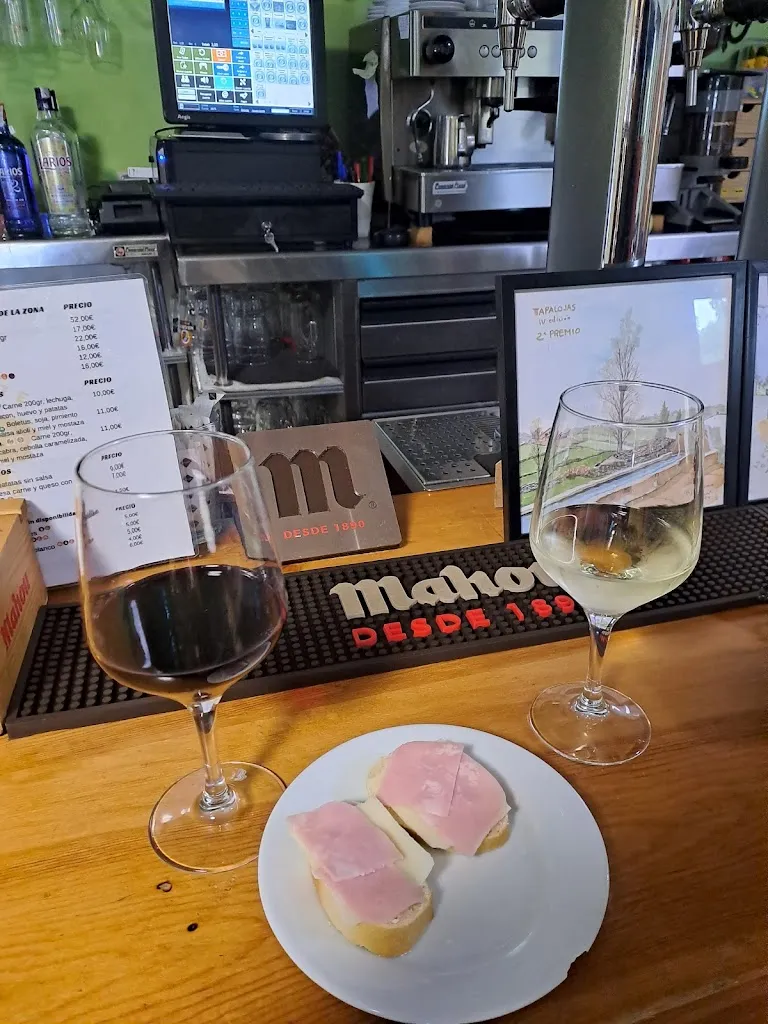 Alfonso Barrios Sanz_Restaurante Camping los Bonales_Cantalojas_review