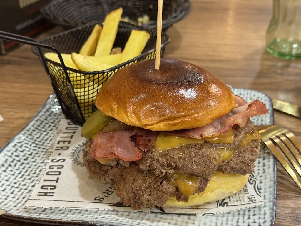 Javier Robles Zurdo_Palila cafe bar_Brihuega_review