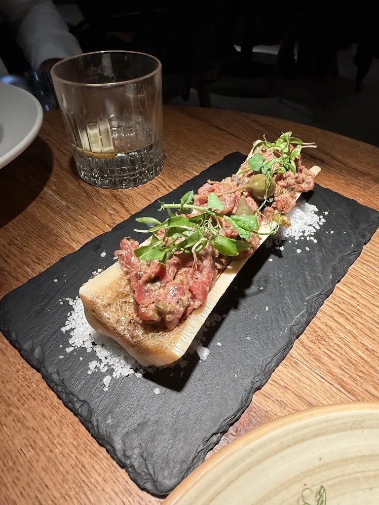 Jim van Roon_Caluana_Capela A_review