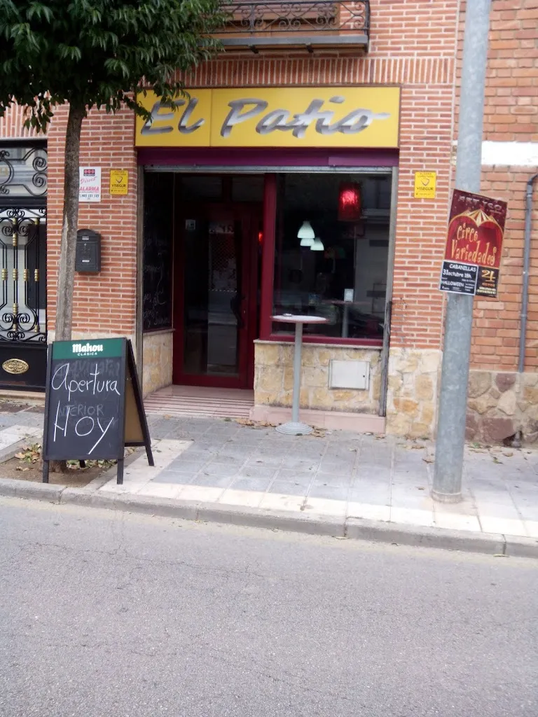 El Patio De Cabanillas restaurant in Cabanillas del Campo