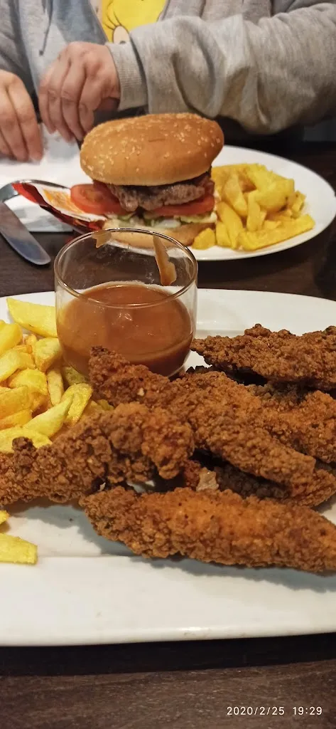 Raider10_QUEEN’S CAFÉ_Cabanillas del Campo_review