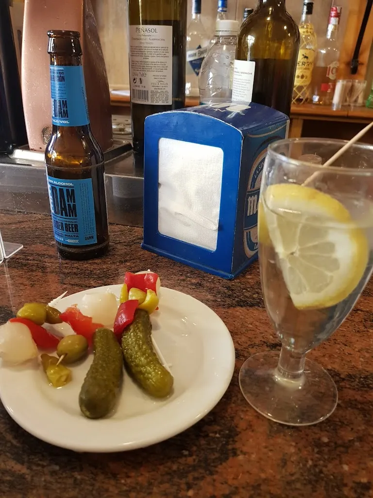 Menu_Bar El Puente_Checa_image_5