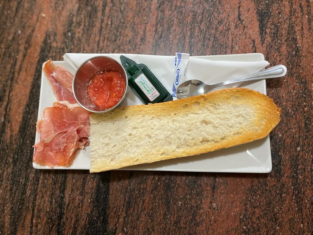 Menu_Bar El Puente_Checa_image_9