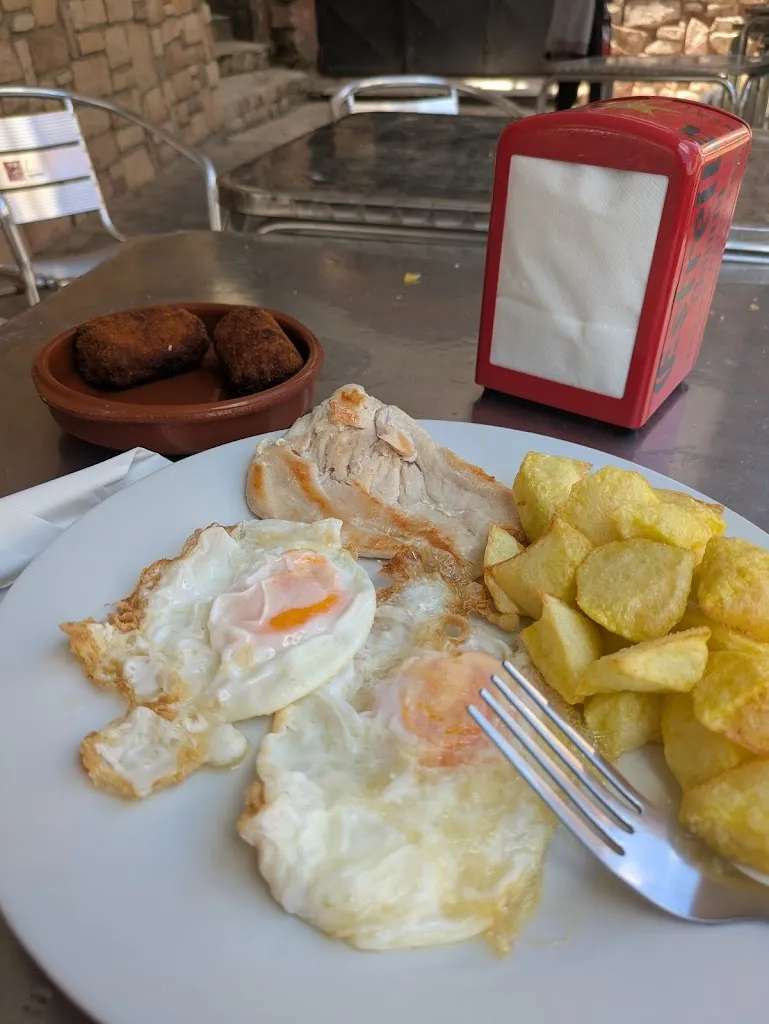 Denis_Bar El Puente_Checa_review