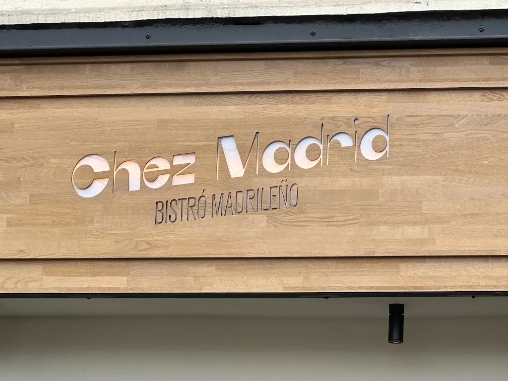 David Fifer_Chez Madrid_Checa_review