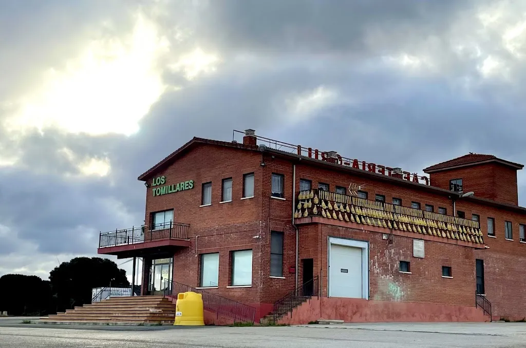 Constance F_Los Tomillares_Ciruelos del Pinar_review