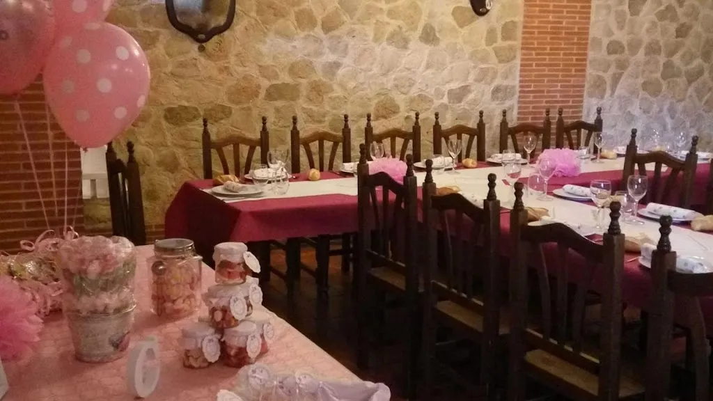 Restaurante Hostal Joselena_Chiloeches_slider_image_1