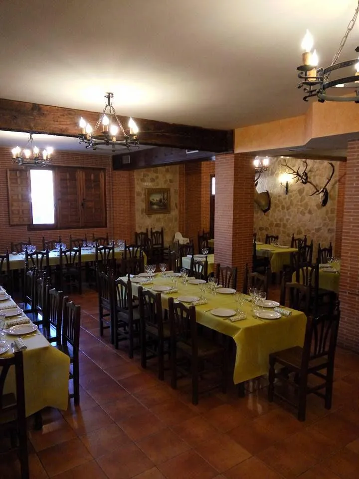 Restaurante Hostal Joselena_Chiloeches_slider_image_3