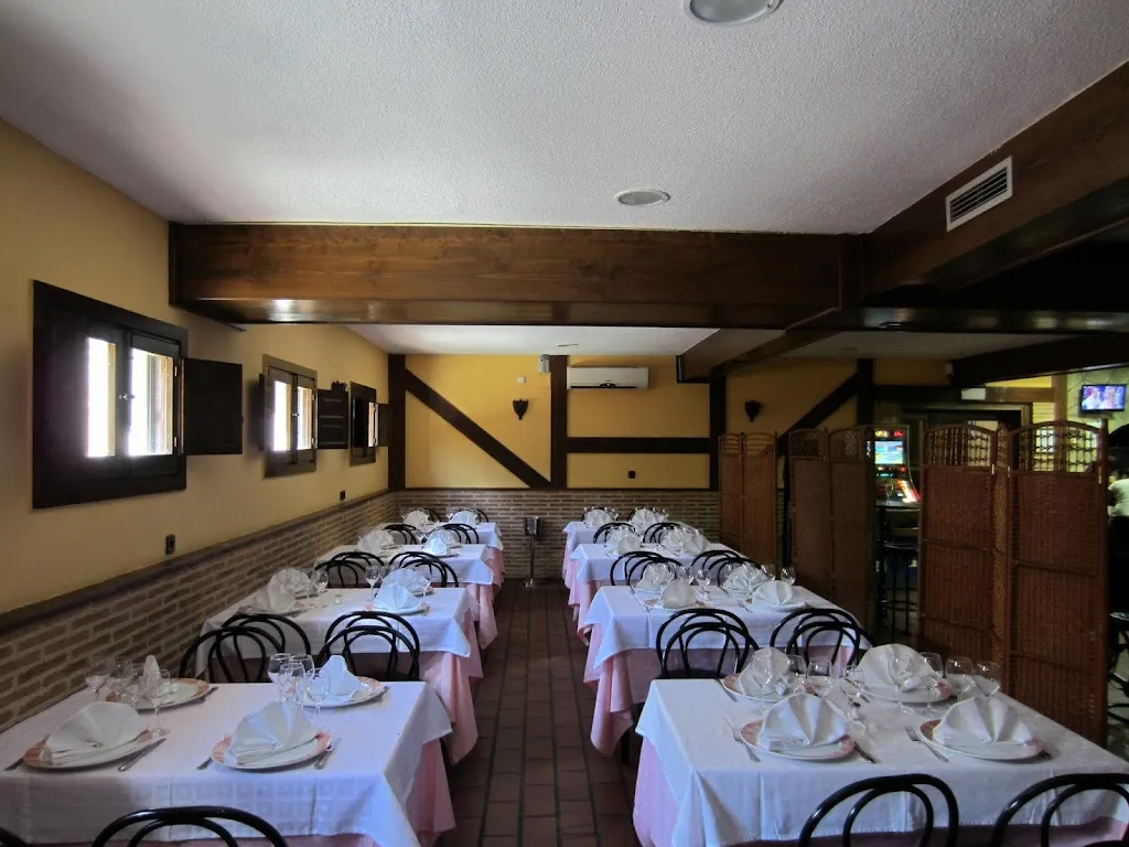El Viejo Mesón restaurant in Chiloeches