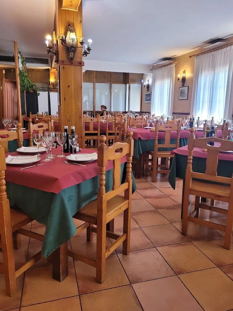 RESTAURANTE HNOS. MARTÍNEZ. restaurant in Cogolludo