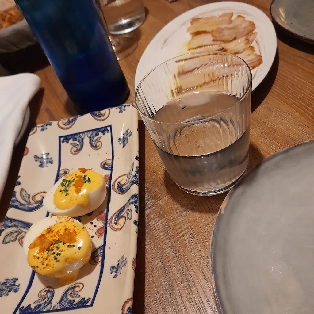 Heather Jones_Menudeo_Embid_review