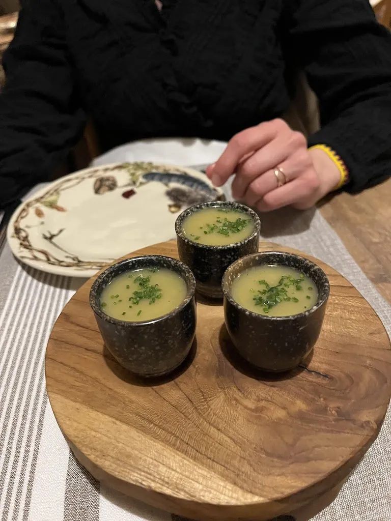 Angelmaurer_Menudeo_Embid_review