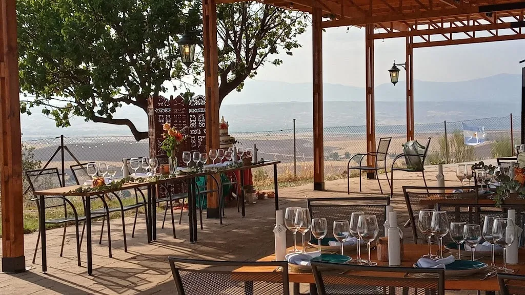 Asador Argentino El Mirador restaurant in Casar El