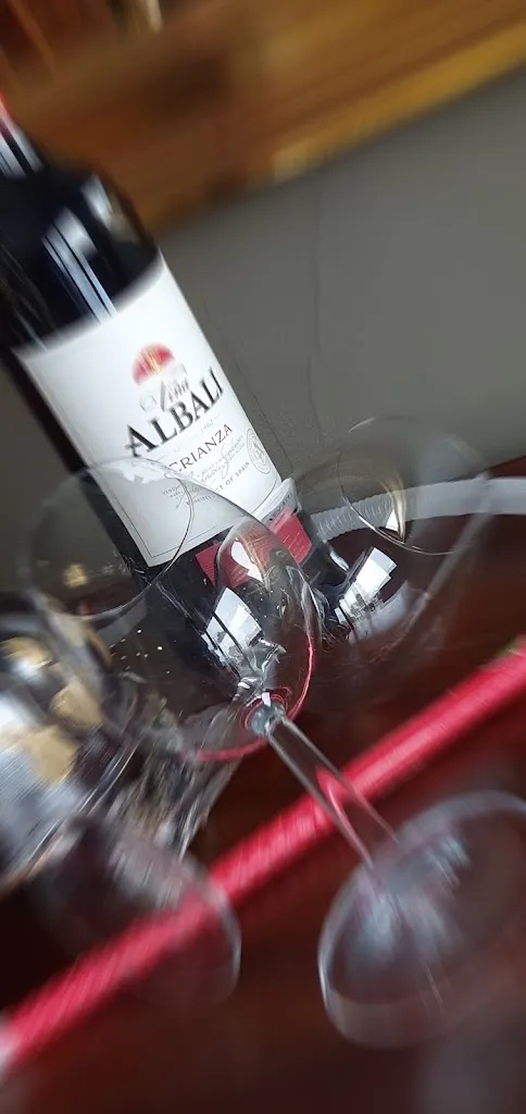 Jad Almasarweh_Vintage Restaurante_Casar El_review