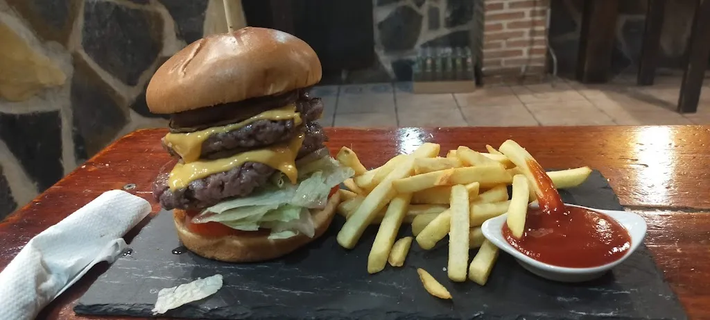 Menu_Bar La Escalera_Casar El_image_4