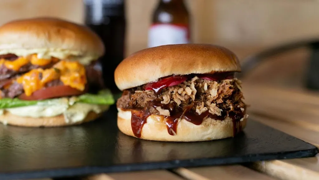 Oskar’s fire&burger_Casar El_slider_image_3