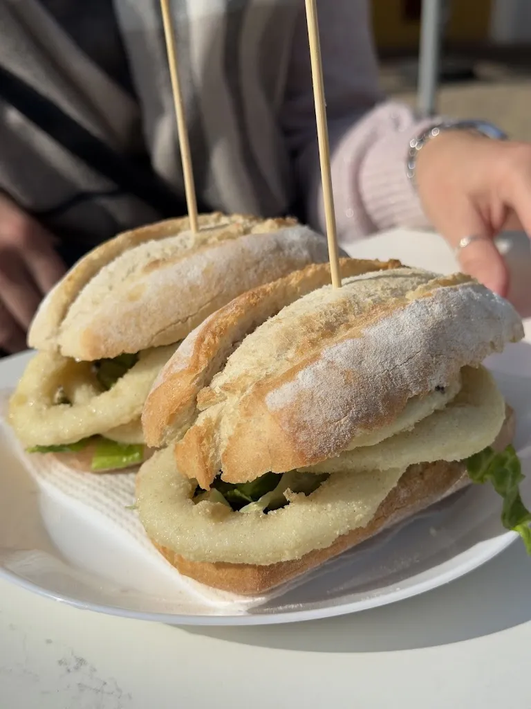Terraza La Barraca restaurant in Casar El